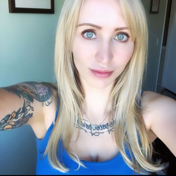 🇬🇧Meet your Posher🇺🇸 - Picture 2 of 2